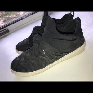 Steve Madden Sneakers